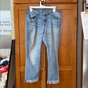 Women’s Mid Ride Slim Boyfriend Signature Levi Strauss Capris